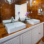 Casa Dos Arcos - & Pool Homestay Ponta Delgada (Sao Miguel)